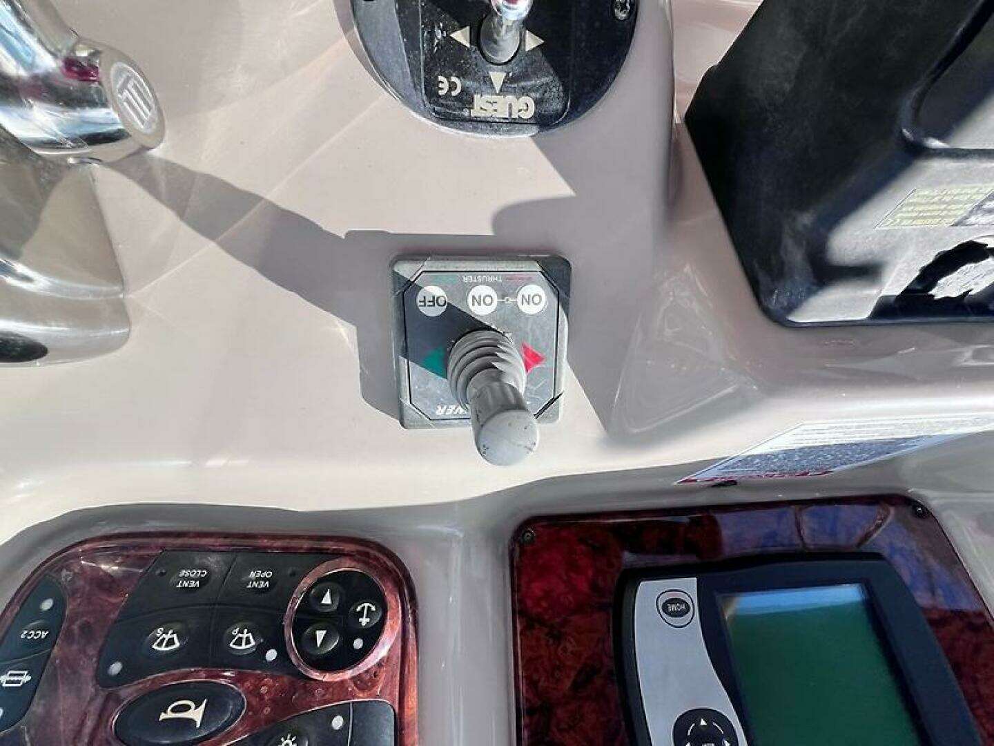 2007 Sea Ray 340 Sundancer - Image 20