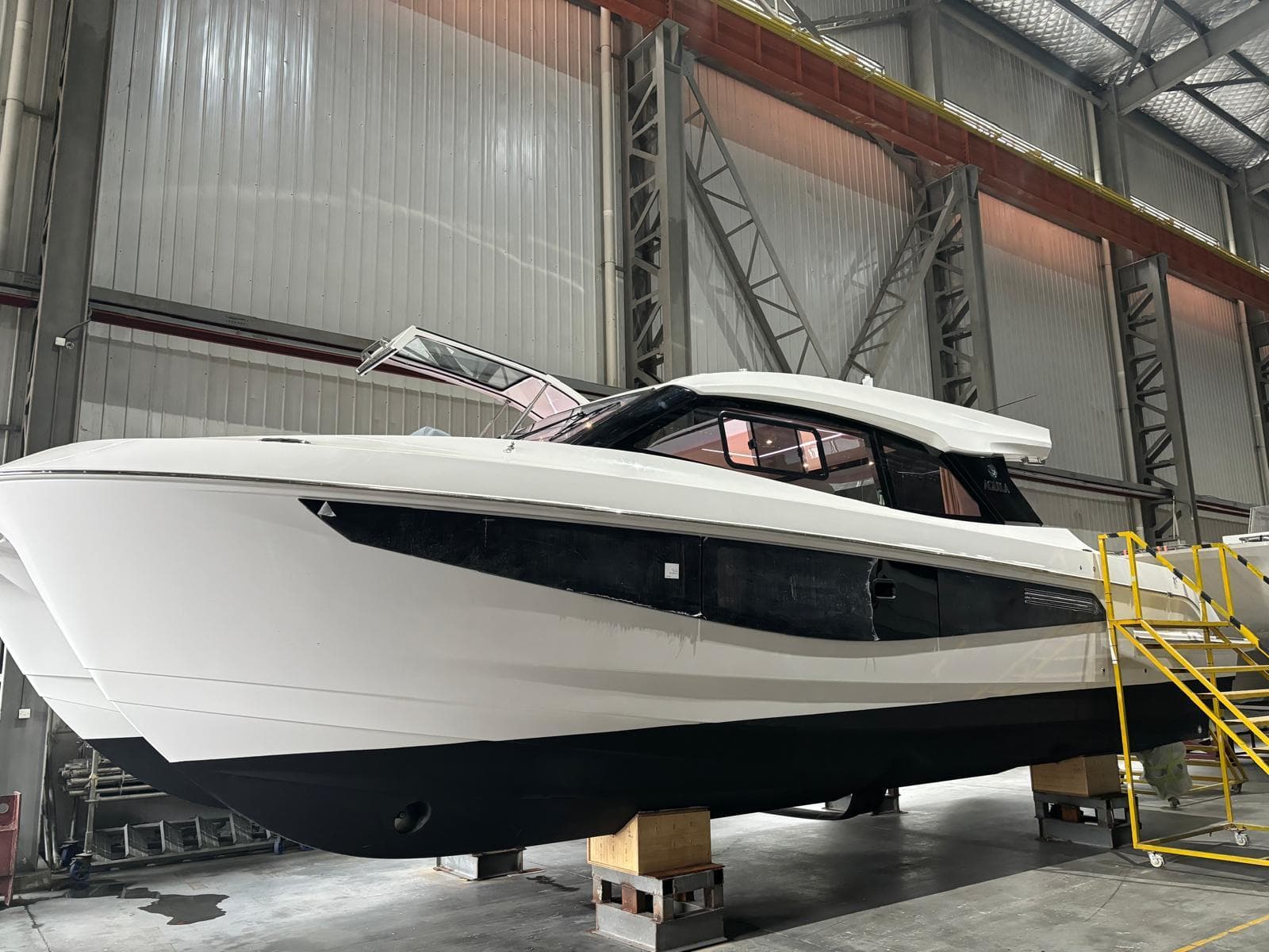 2025 Aquila 42 Coupe