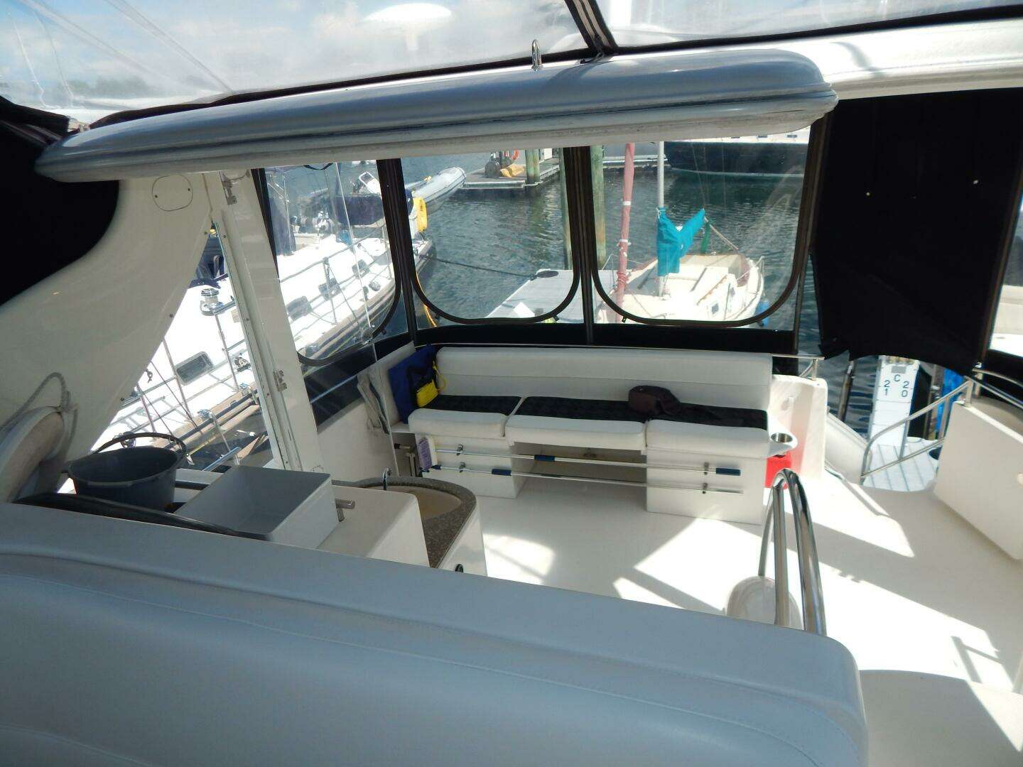2005 Meridian 408 Motor Yacht - Image 31