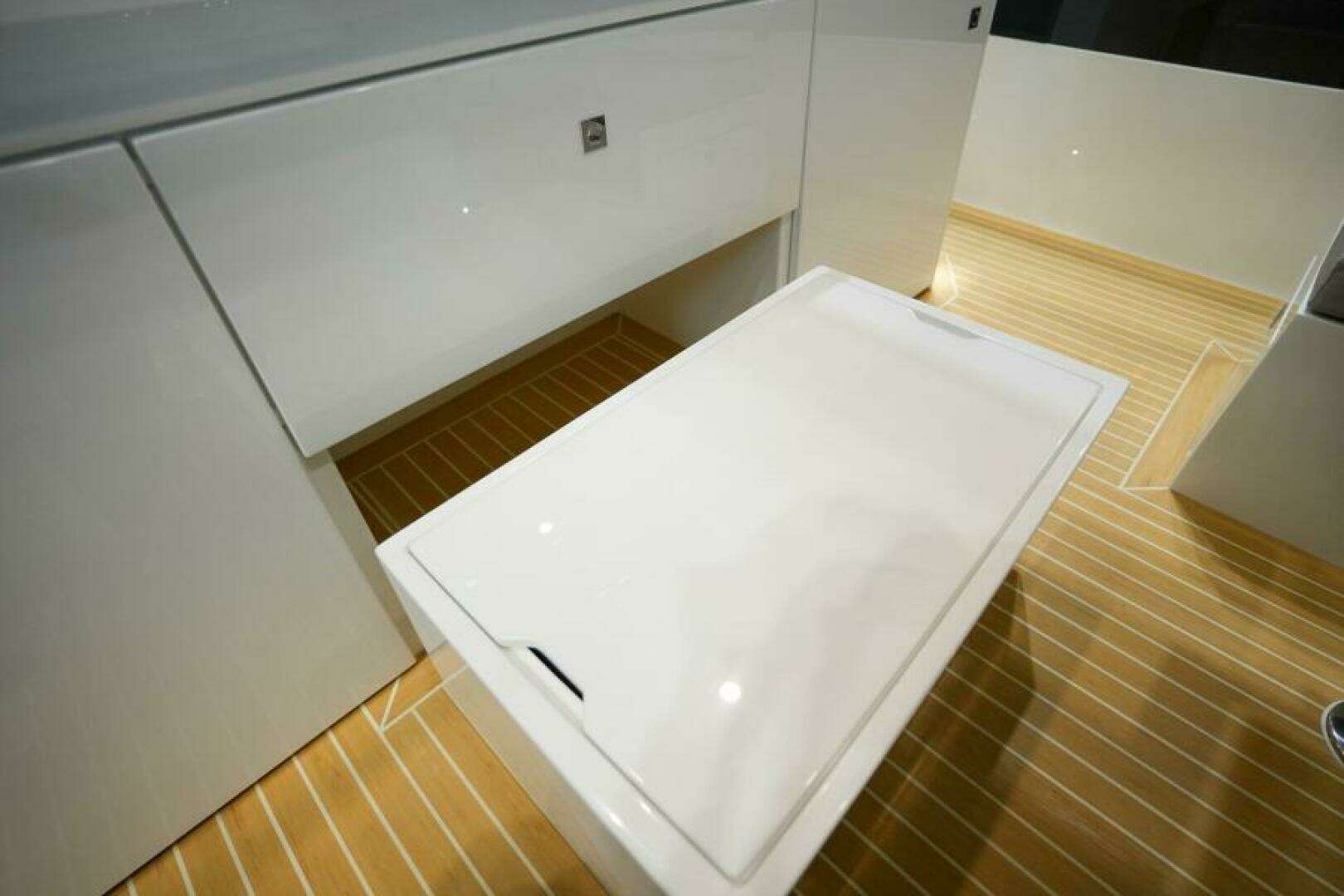 2026 De Antonio Yachts D36 - Image 16