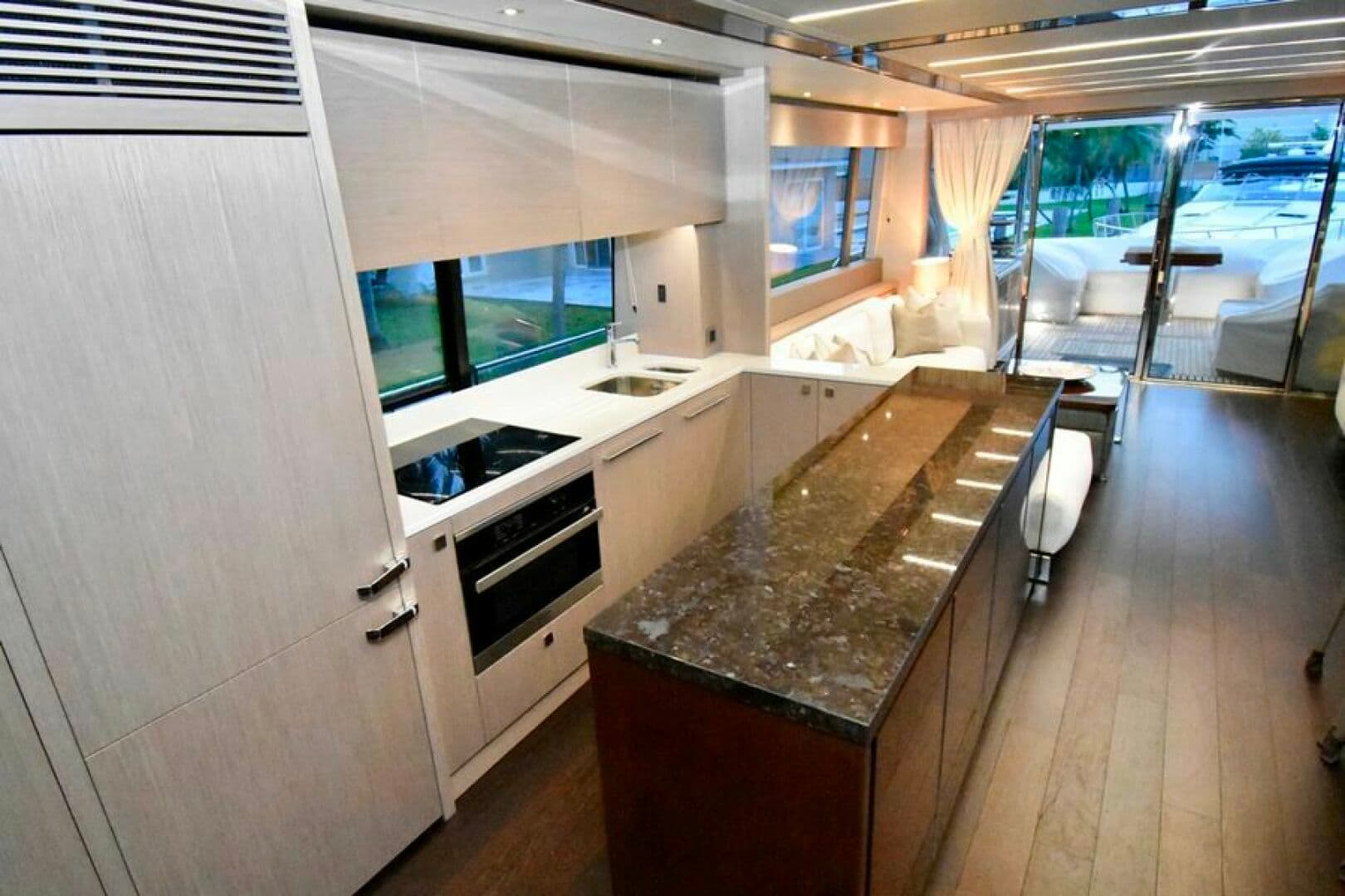 2018 Sunseeker Yacht - Image 6