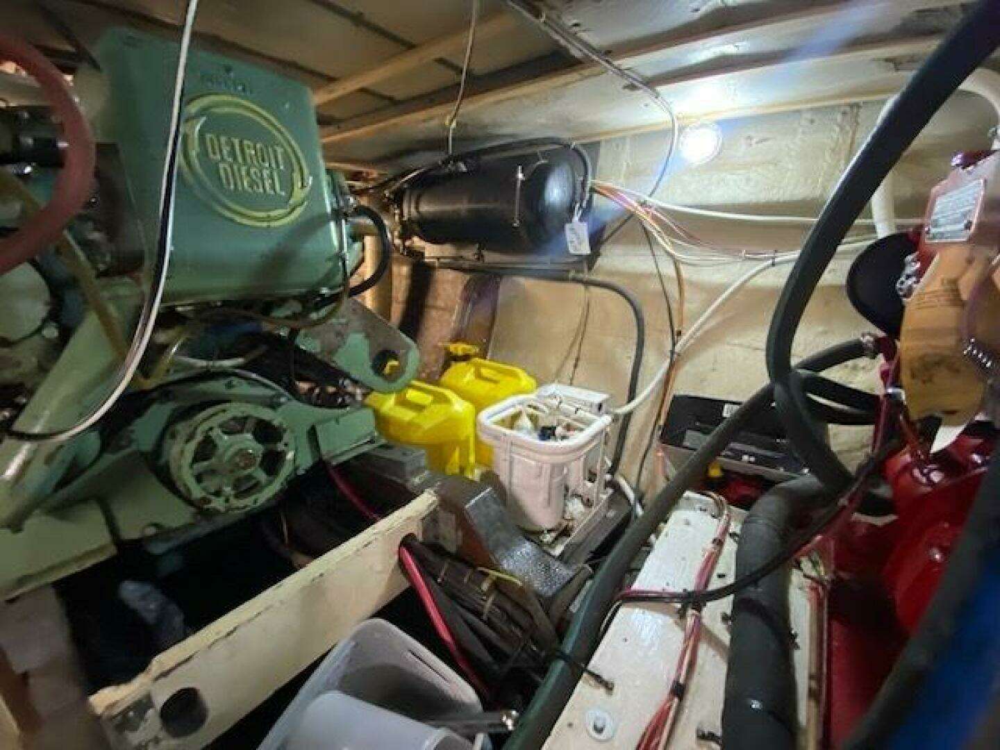 1972 Chris-Craft Commander Flush Deck - Image 31