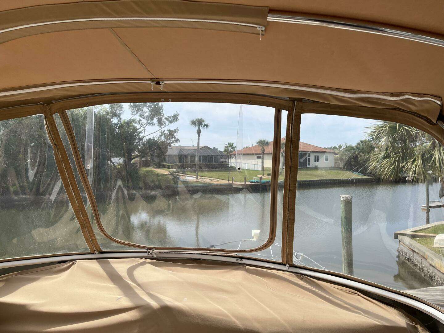 2005 Carver 396 - Image 23
