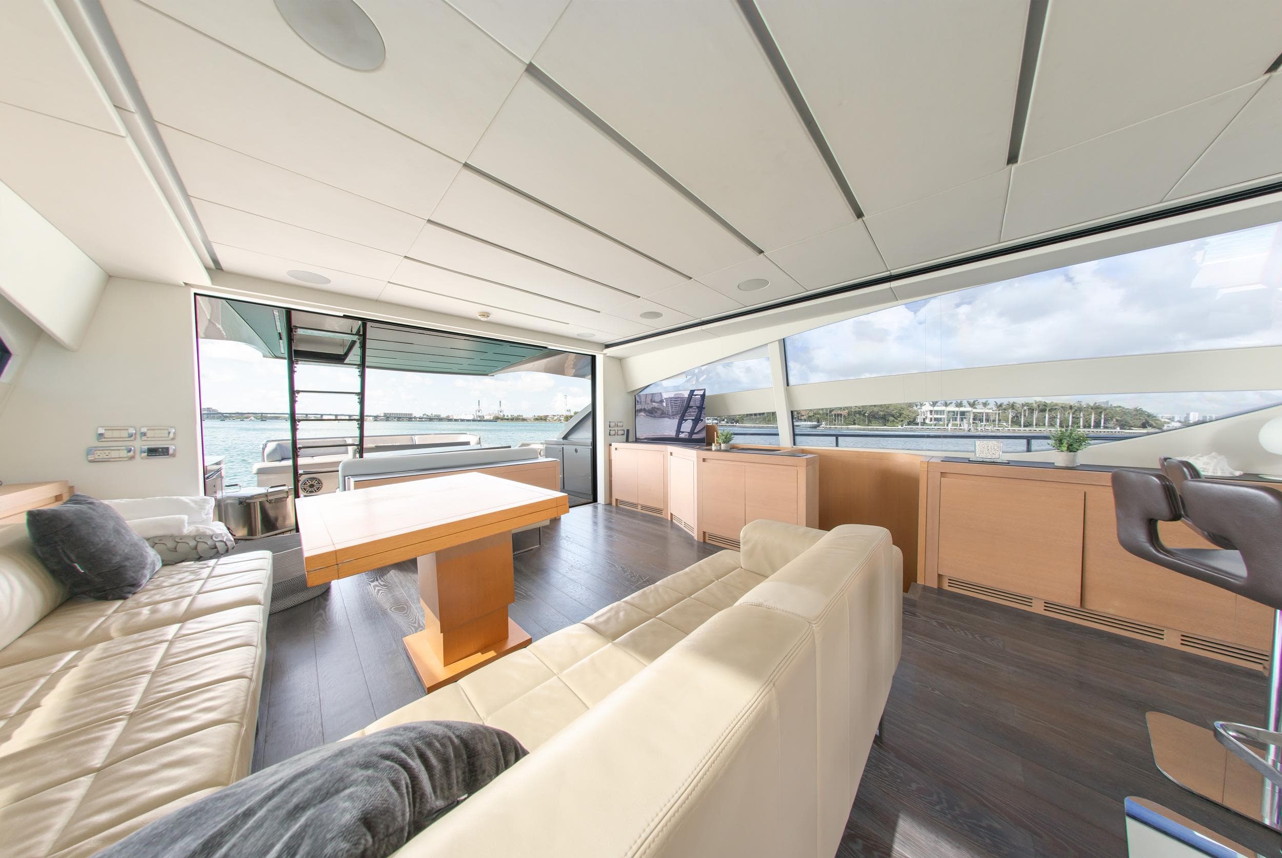 2013 Pershing 82 - 73