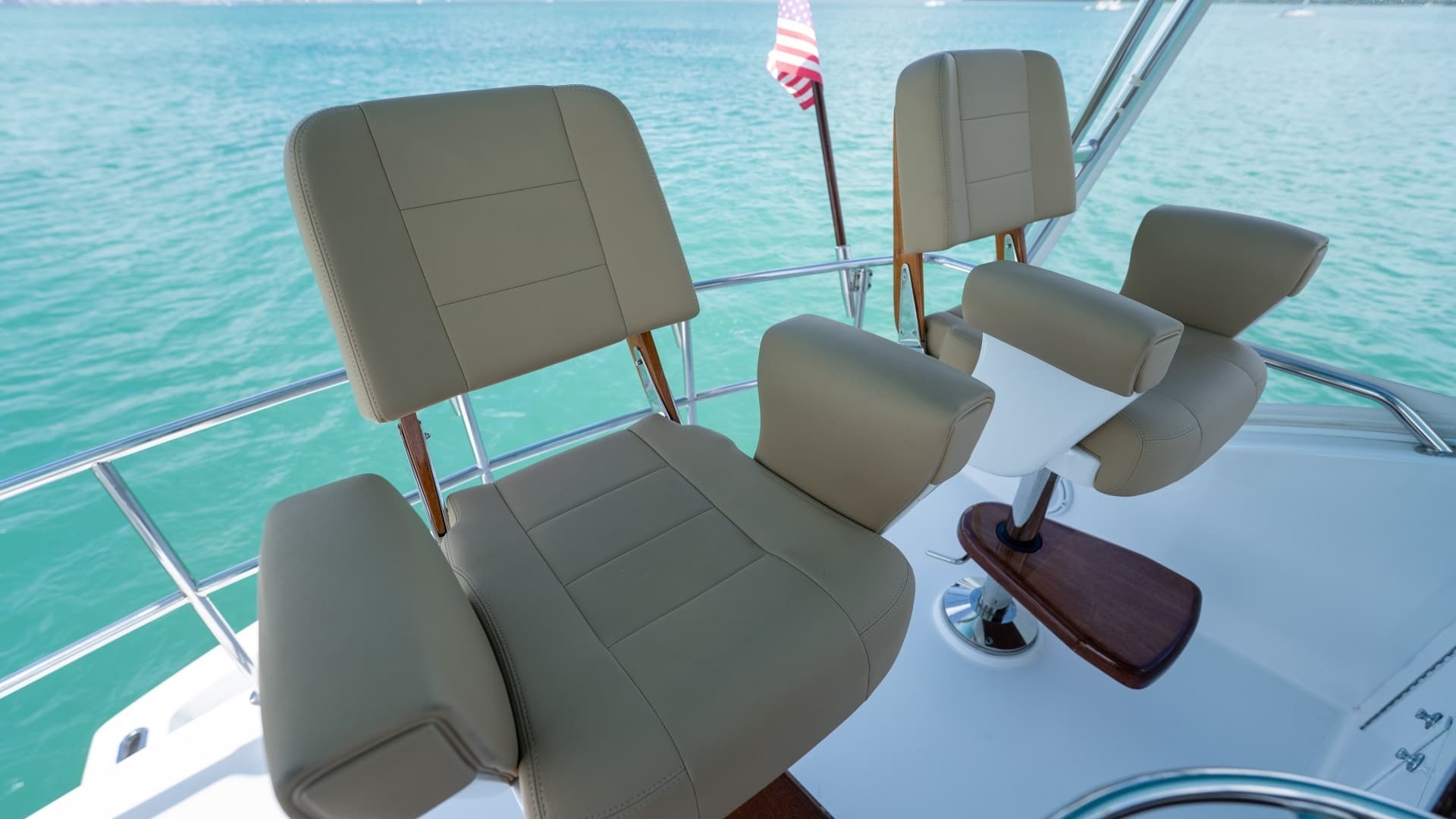 2000 Hatteras 50 Convertible - Image 38