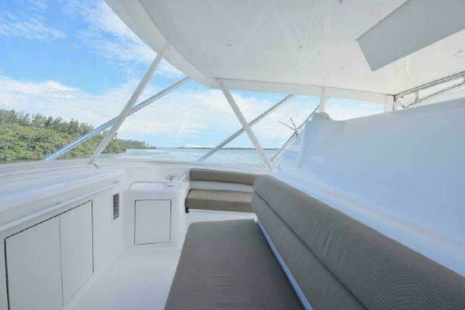 2013 Hatteras GT54 - Image 12
