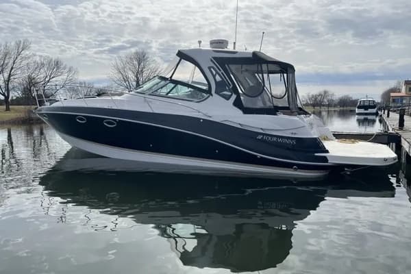 2015 Four Winns 375 Vista - Image 1