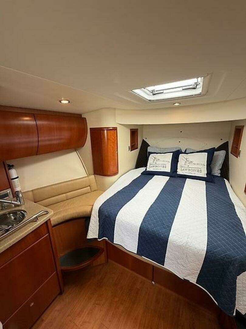 2011 Luhrs 37 IPS Canyon Series - Image 20