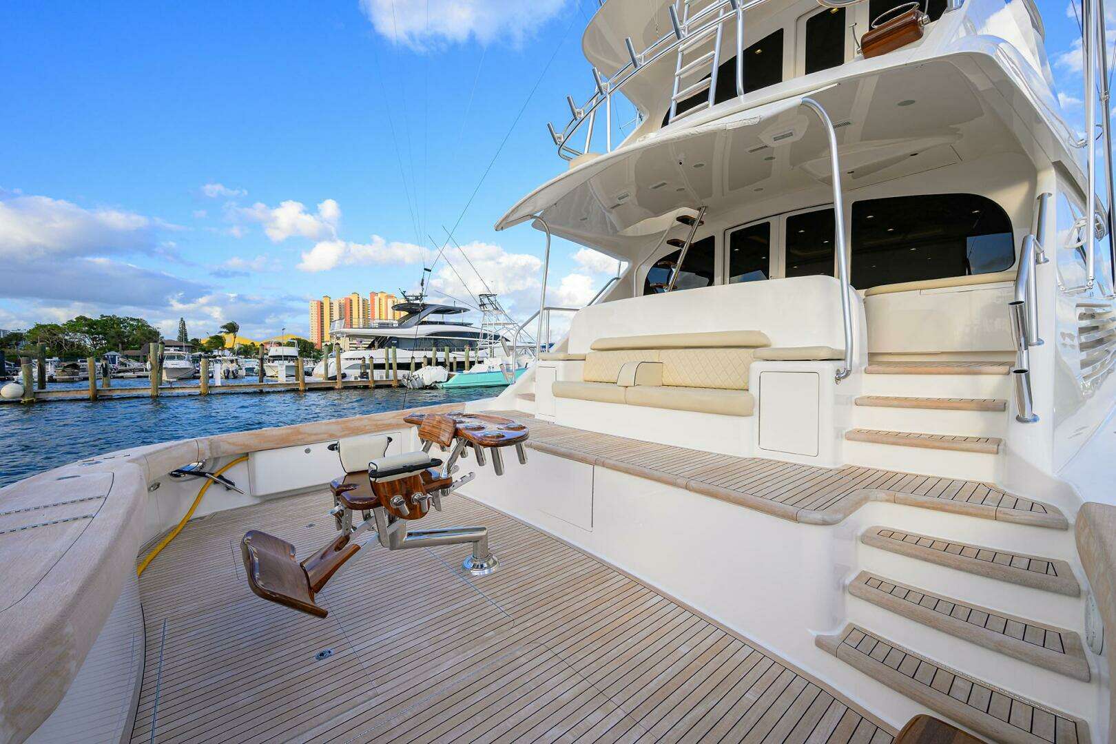 2020 Viking 92 Enclosed Bridge - Image 36
