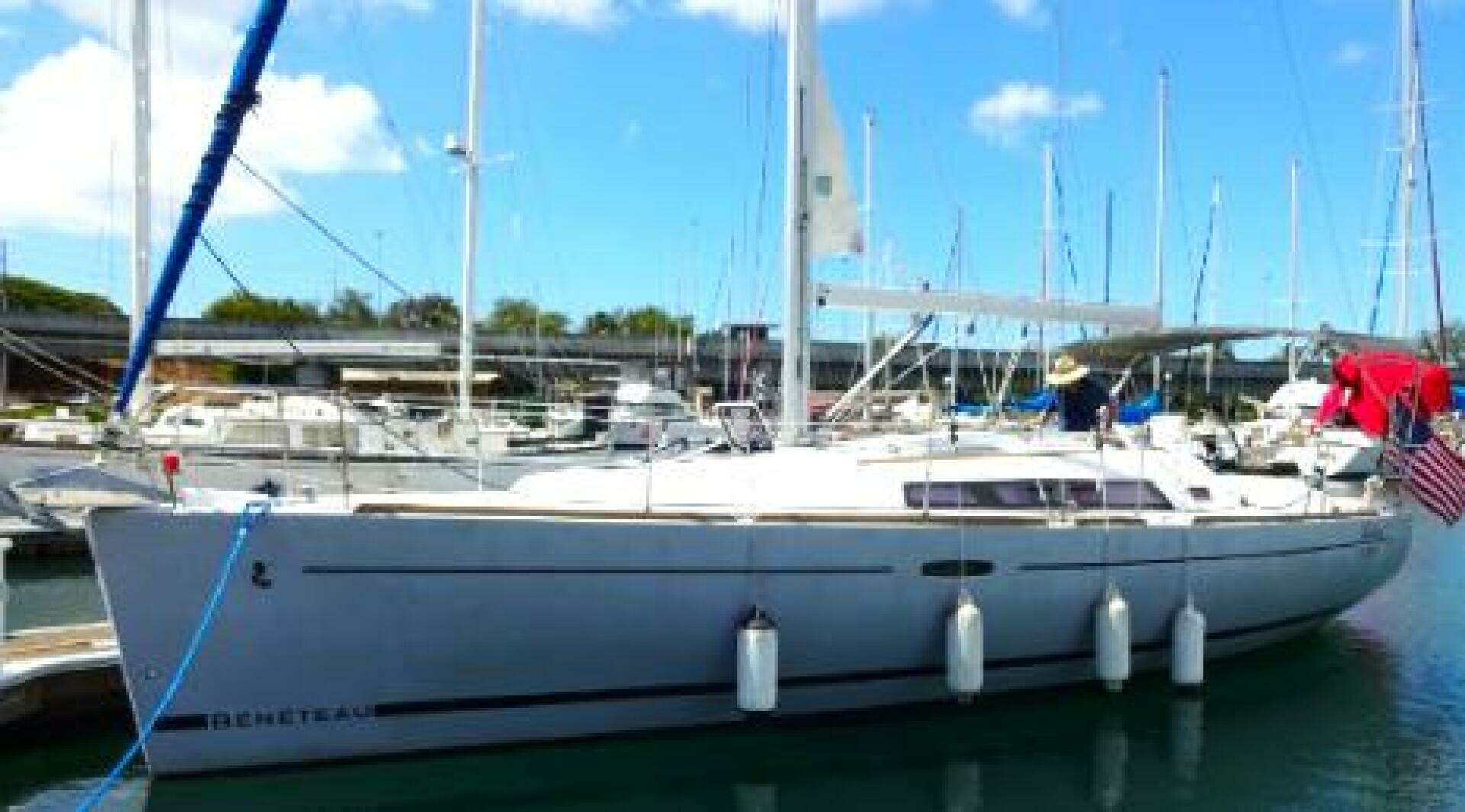 2015 Beneteau Oceanis - Image 2