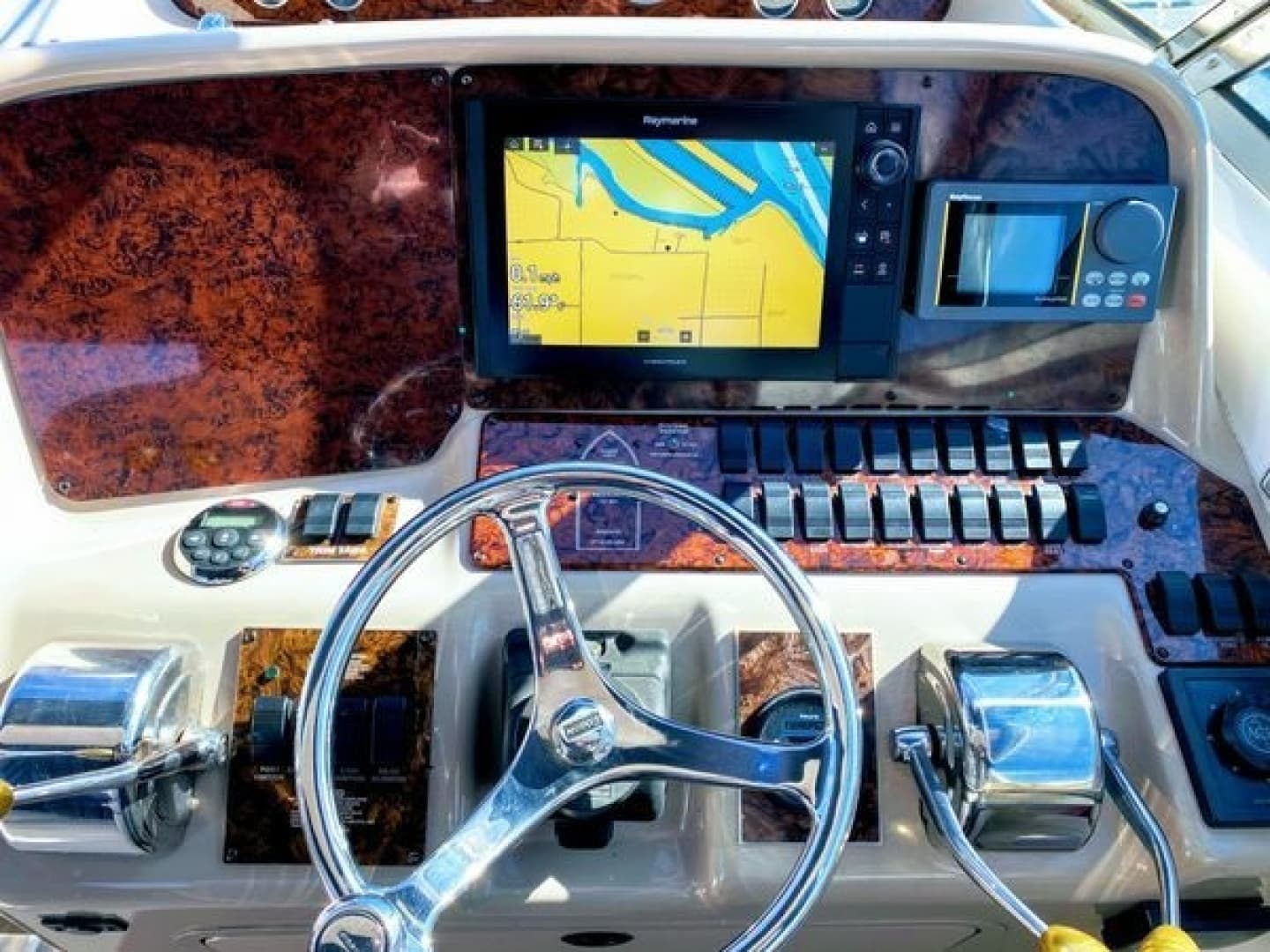 1999 Sea Ray 370 Express - Image 9