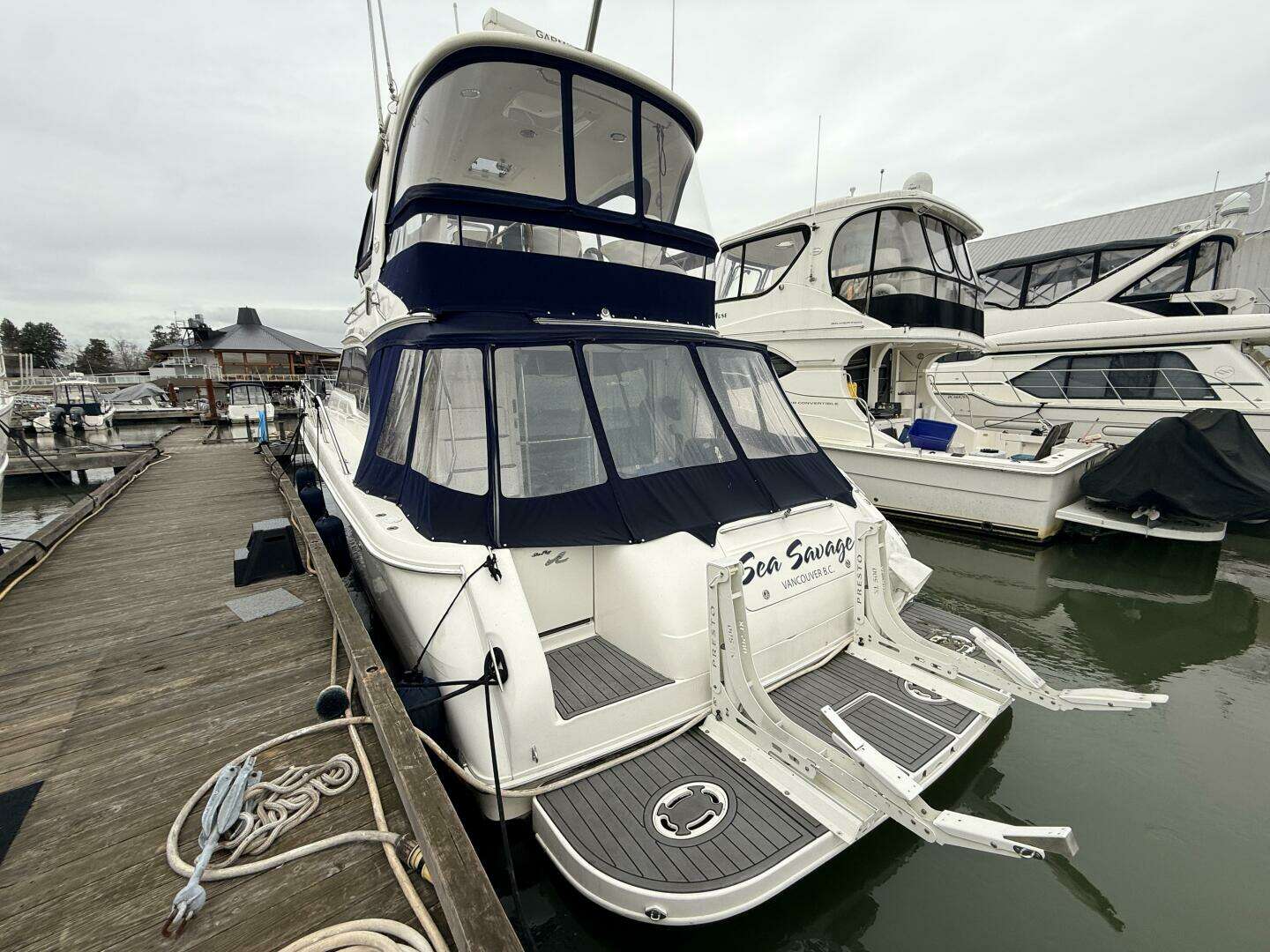 2000 Sea Ray 480 Sedan Bridge - Image 6