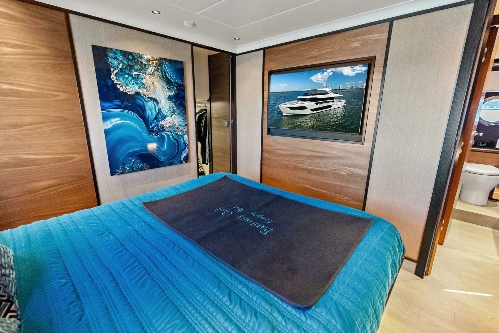 2025 Absolute 75 Navetta - Image 22