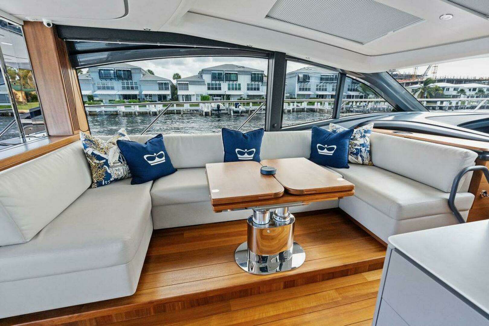2021 Princess V55 - Image 25