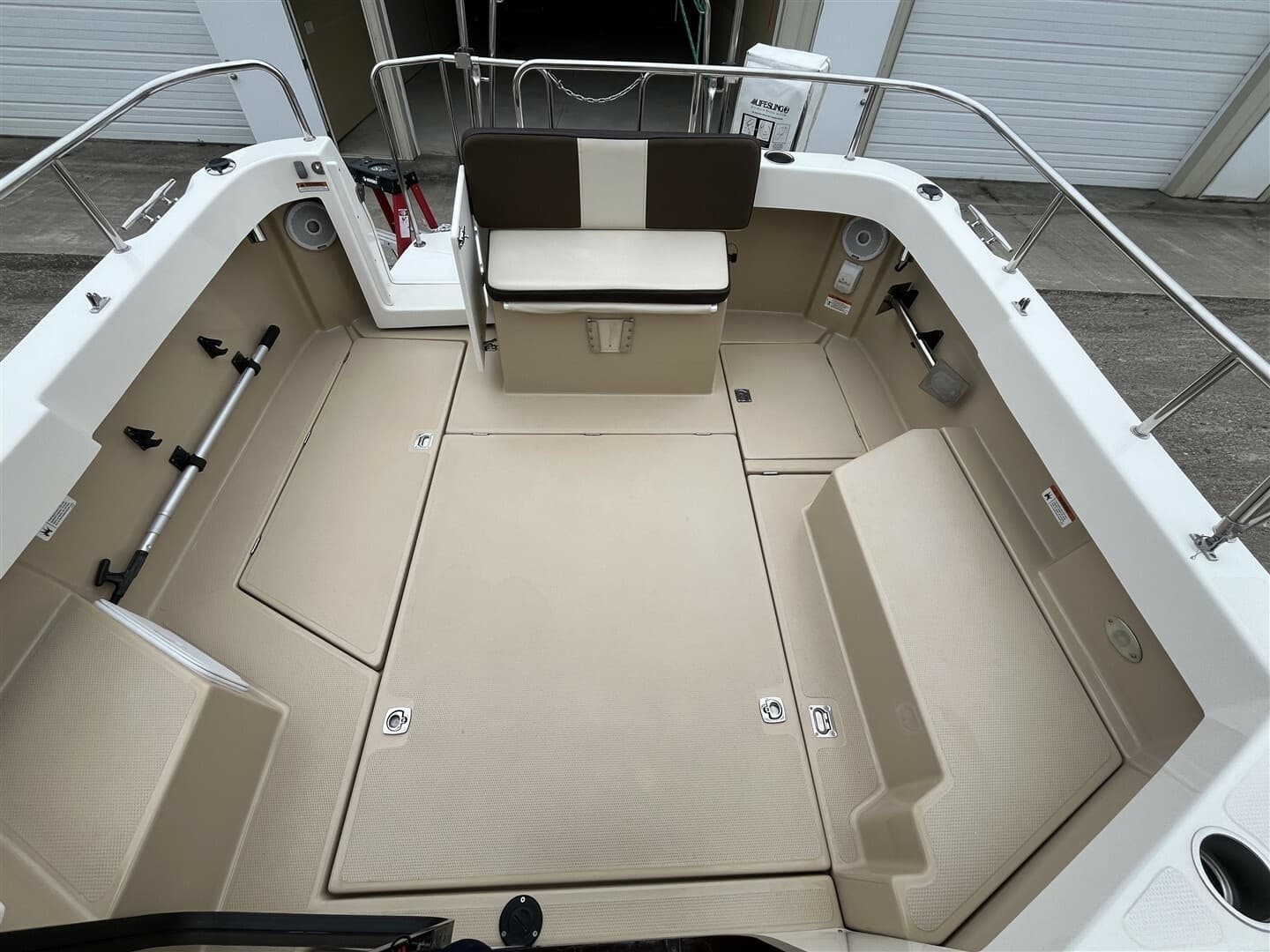2015 Ranger Tugs R-27 - Image 6
