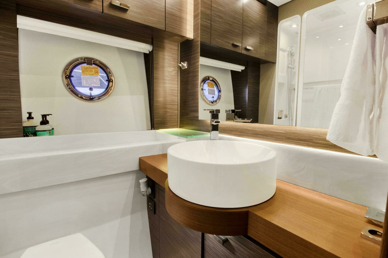2019 Tiara Yachts 53 Coupe - Image 10