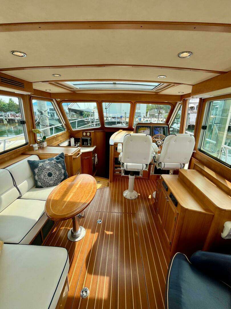 2010 Sabre 40 Sedan - Image 14
