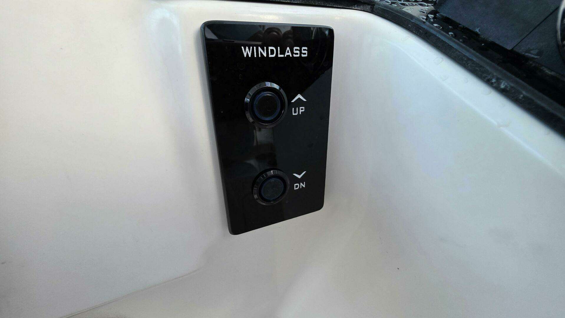 2004 Wellcraft 290 Coastal - Image 12