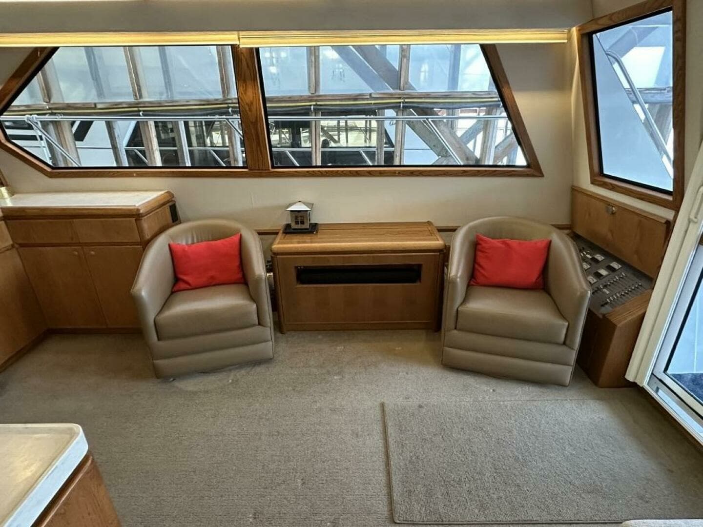 1993 West Bay Pilothouse - Image 12