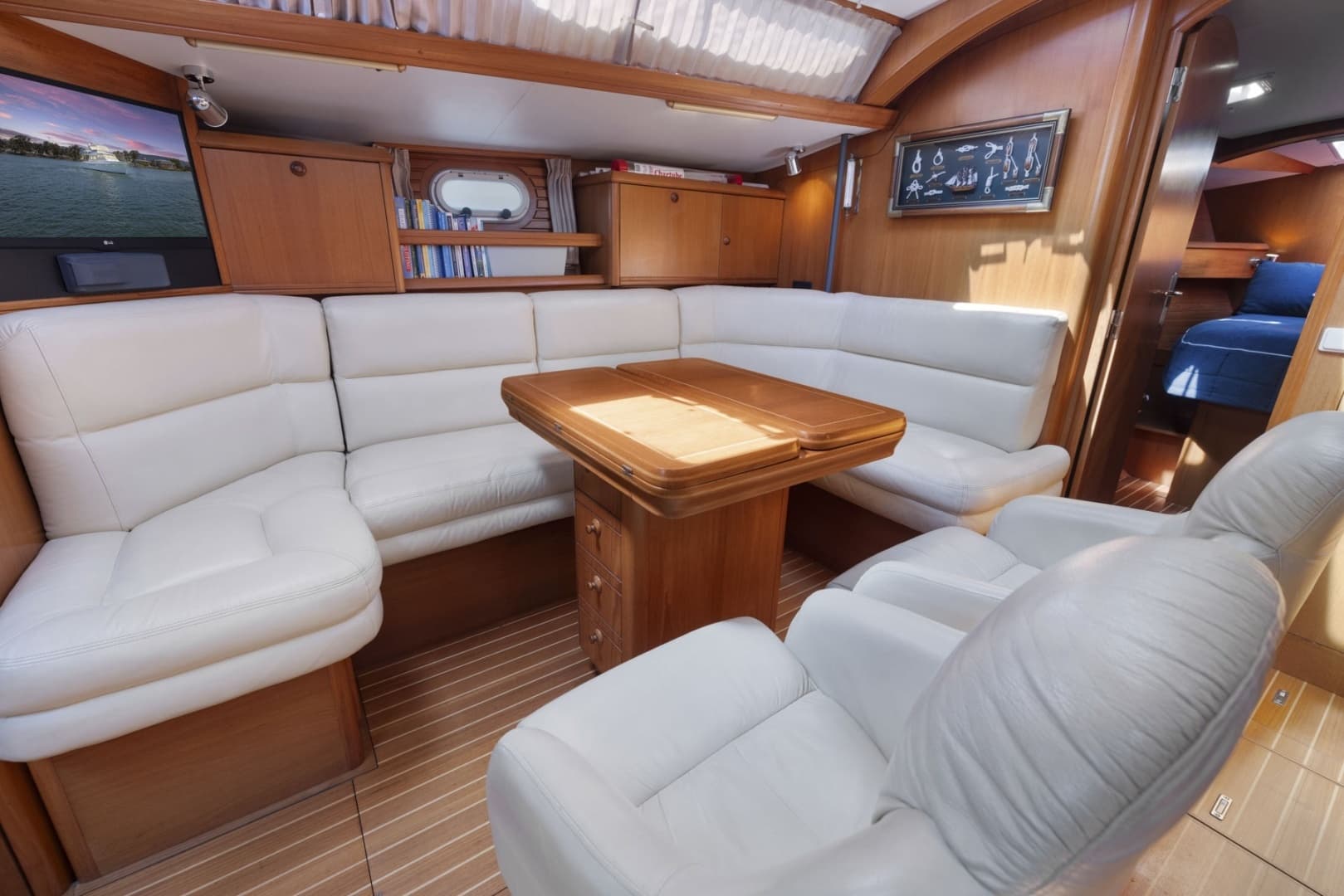2001 Jeanneau — - Image 44