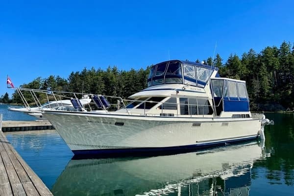1989 Tollycraft Cockpit Motor Yacht
