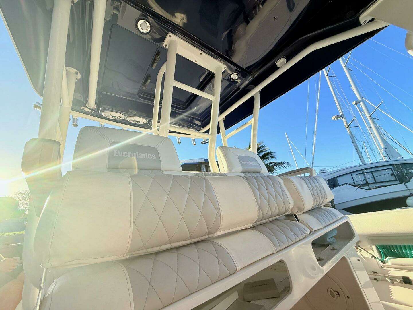 2014 Everglades 355 Center Console - Image 26