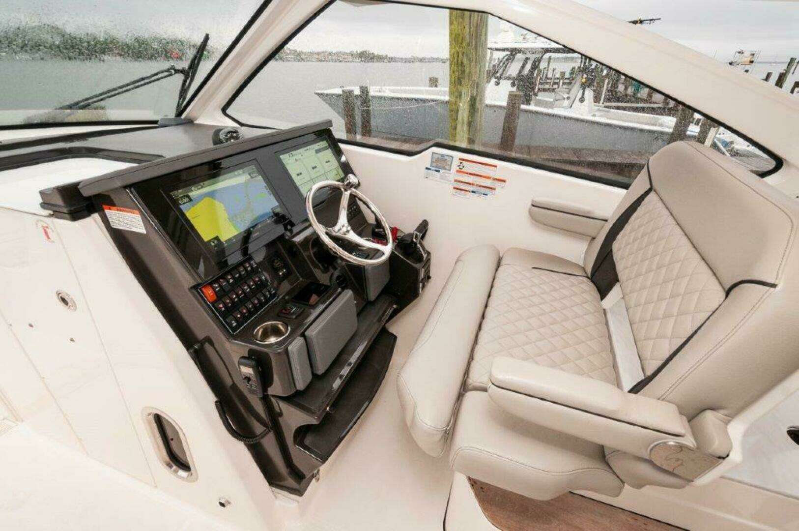 2023 Pursuit DC 365 Dual Console - Image 20
