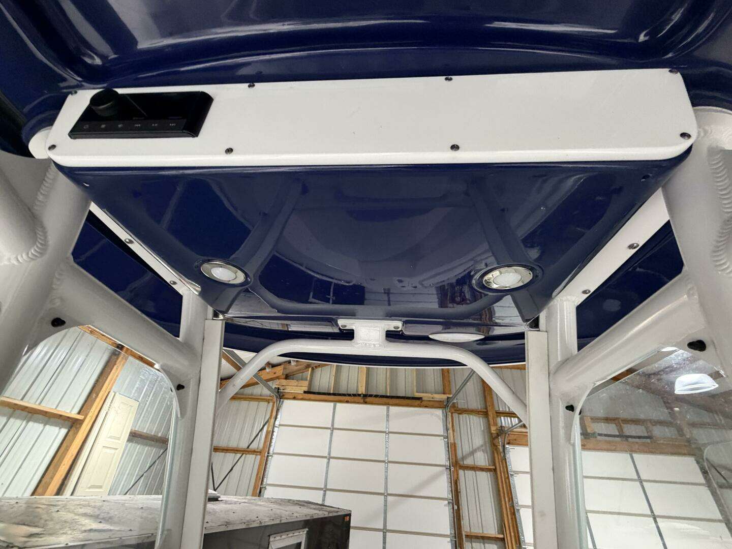 2016 Everglades 230 Center Console - Image 31