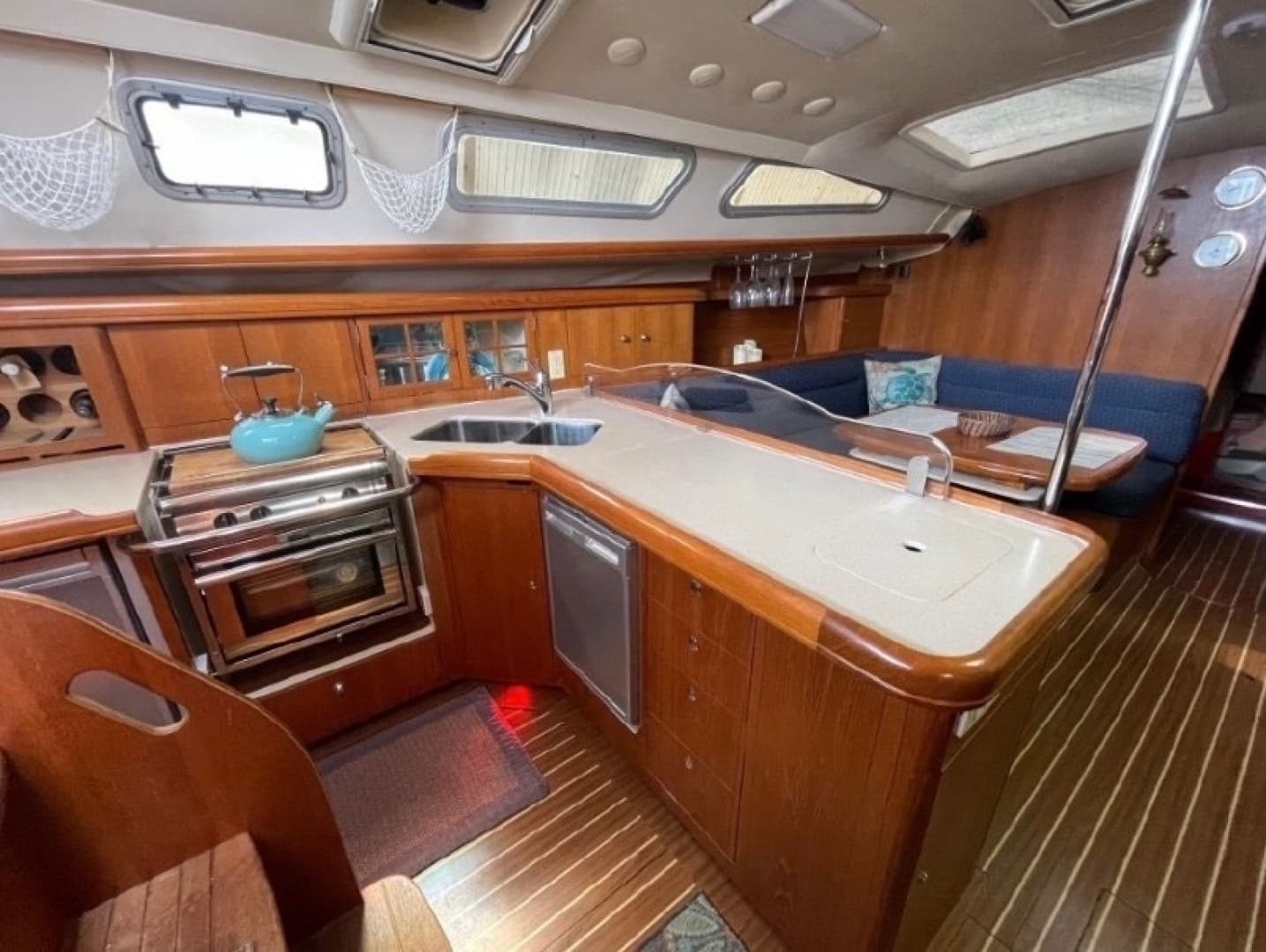 2006 Hunter Hunter 41 Aft Cockpit - Image 7