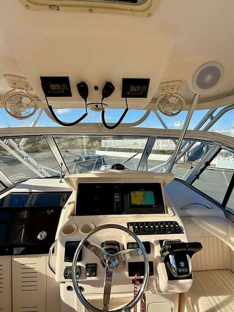 2007 Grady-White 305 Express - Image 10