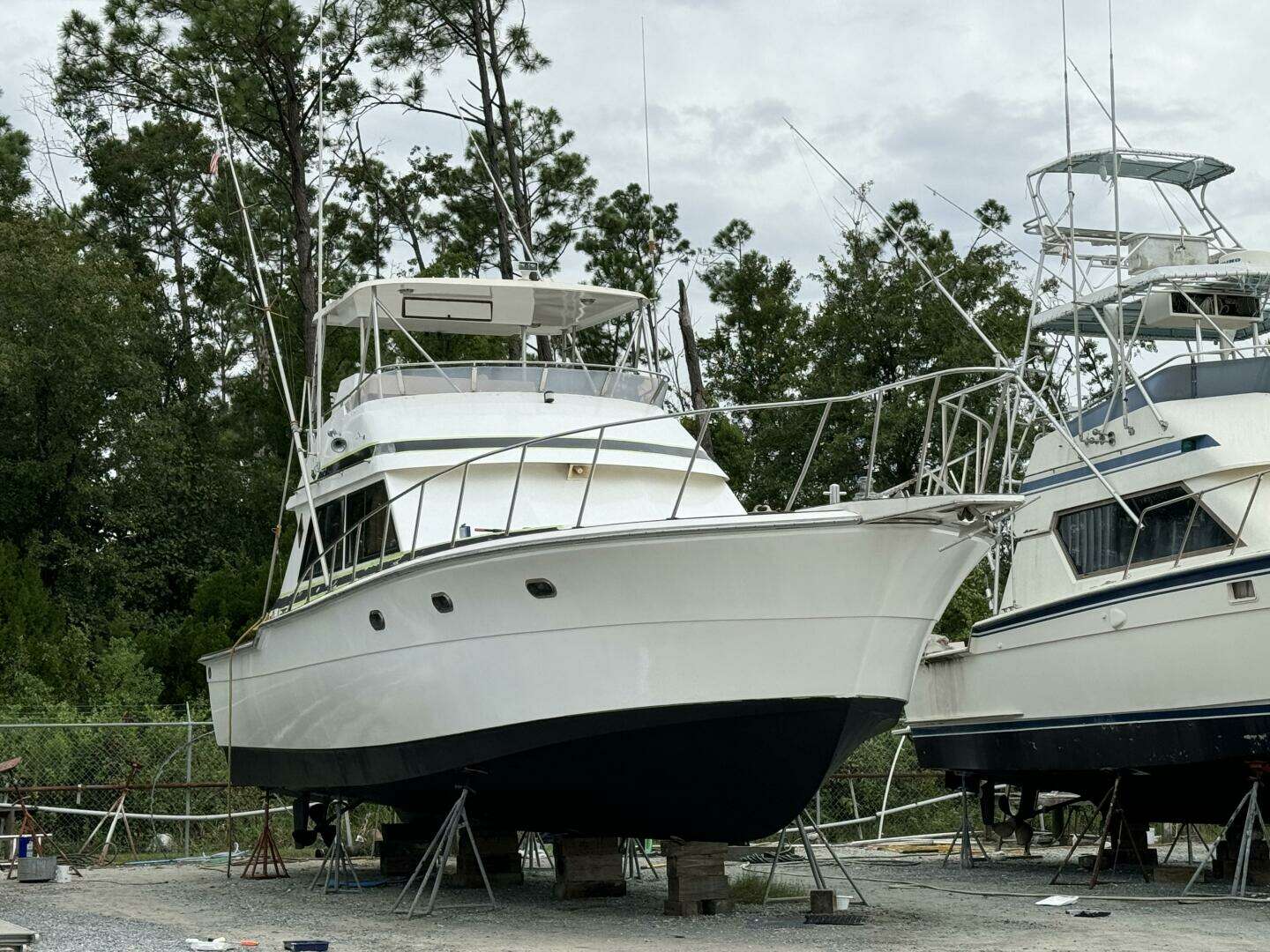1989 Ricker 48 Convertible - Image 12