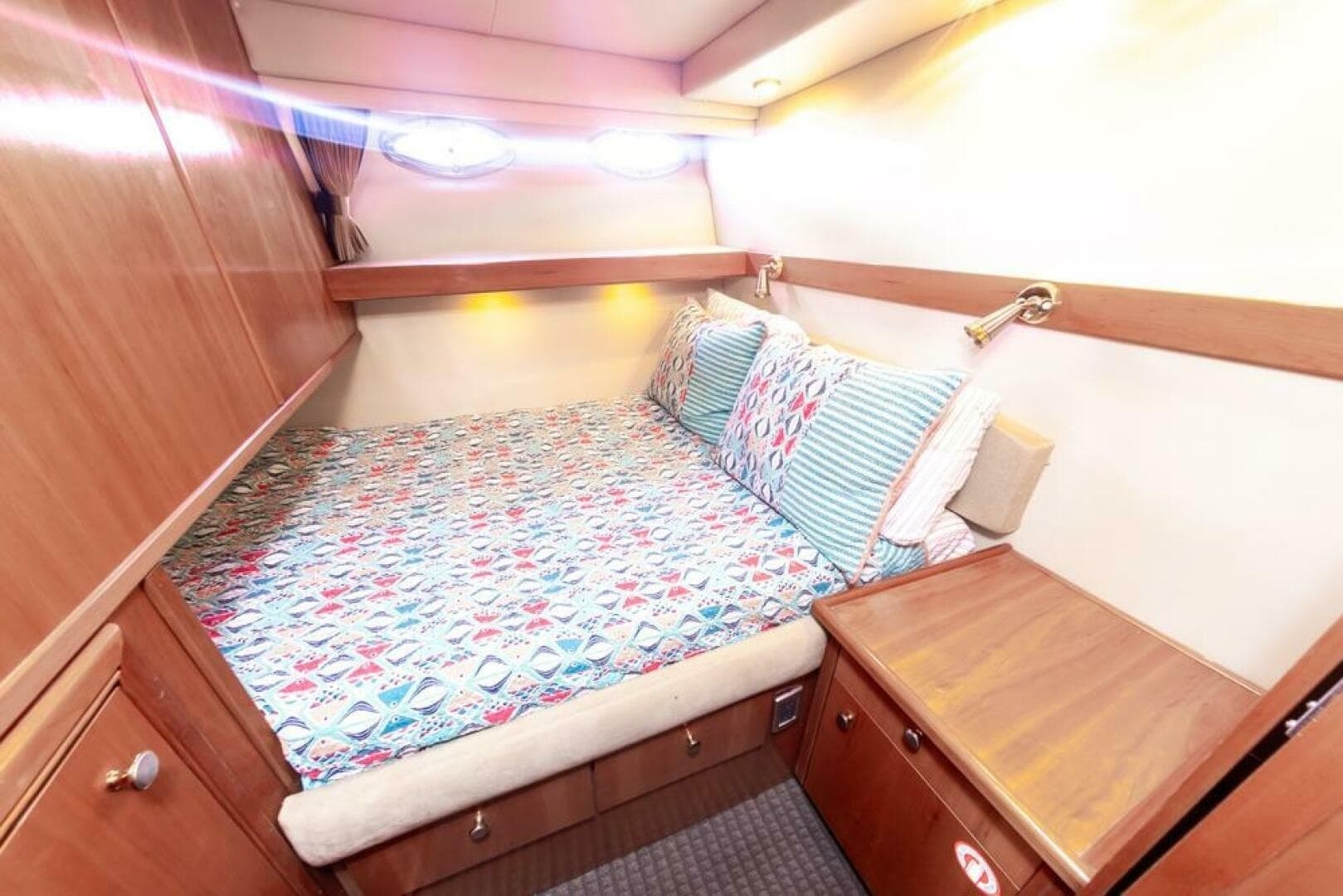2004 Meridian 490 Pilothouse - Image 17