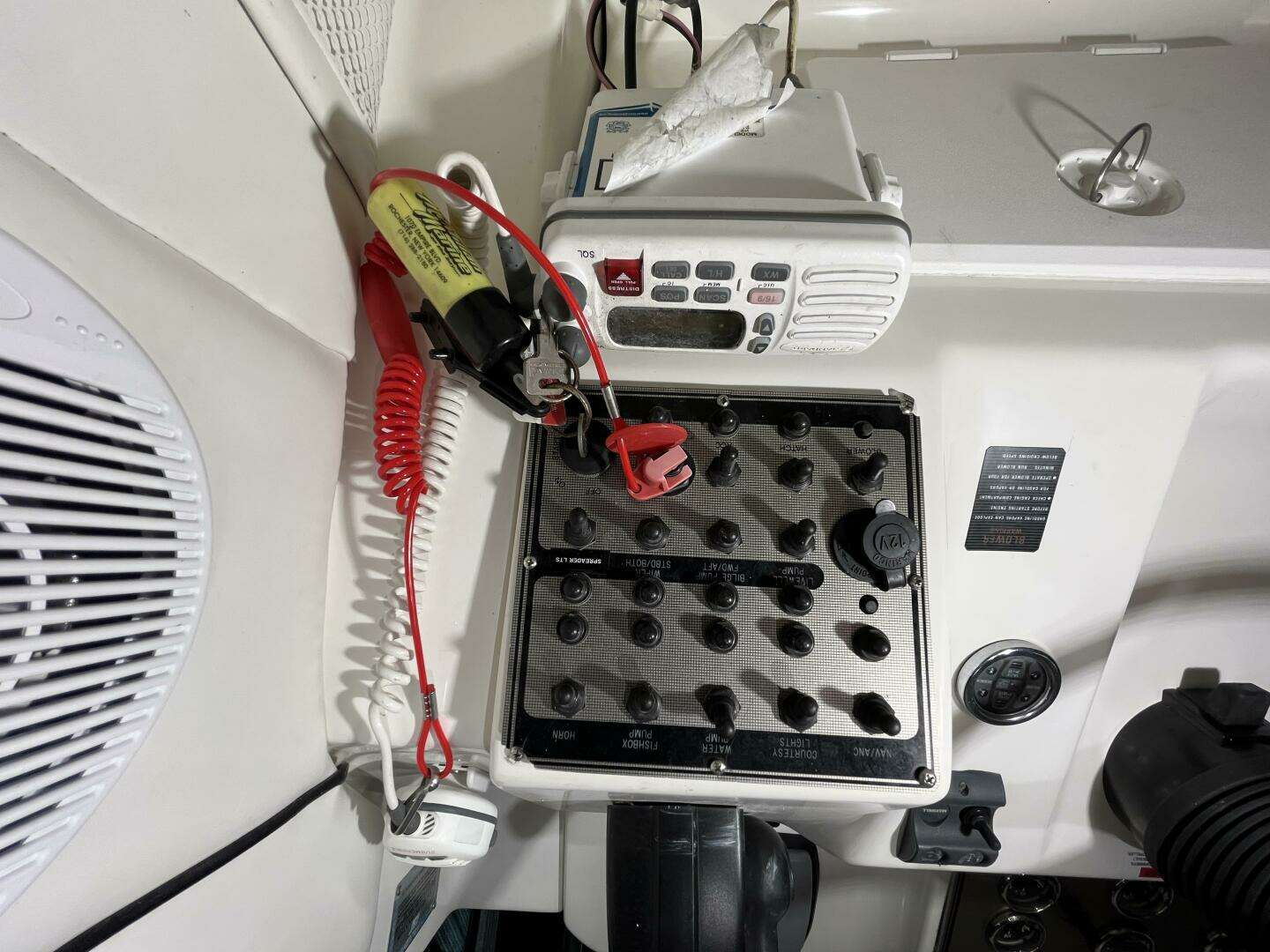 2001 Wellcraft 270 Coastal - Image 19