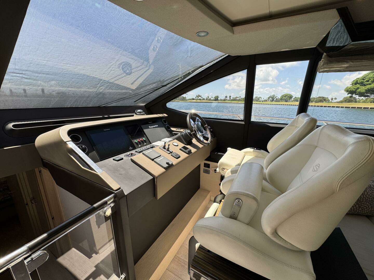 2018 Azimut 66 Flybridge - Image 11
