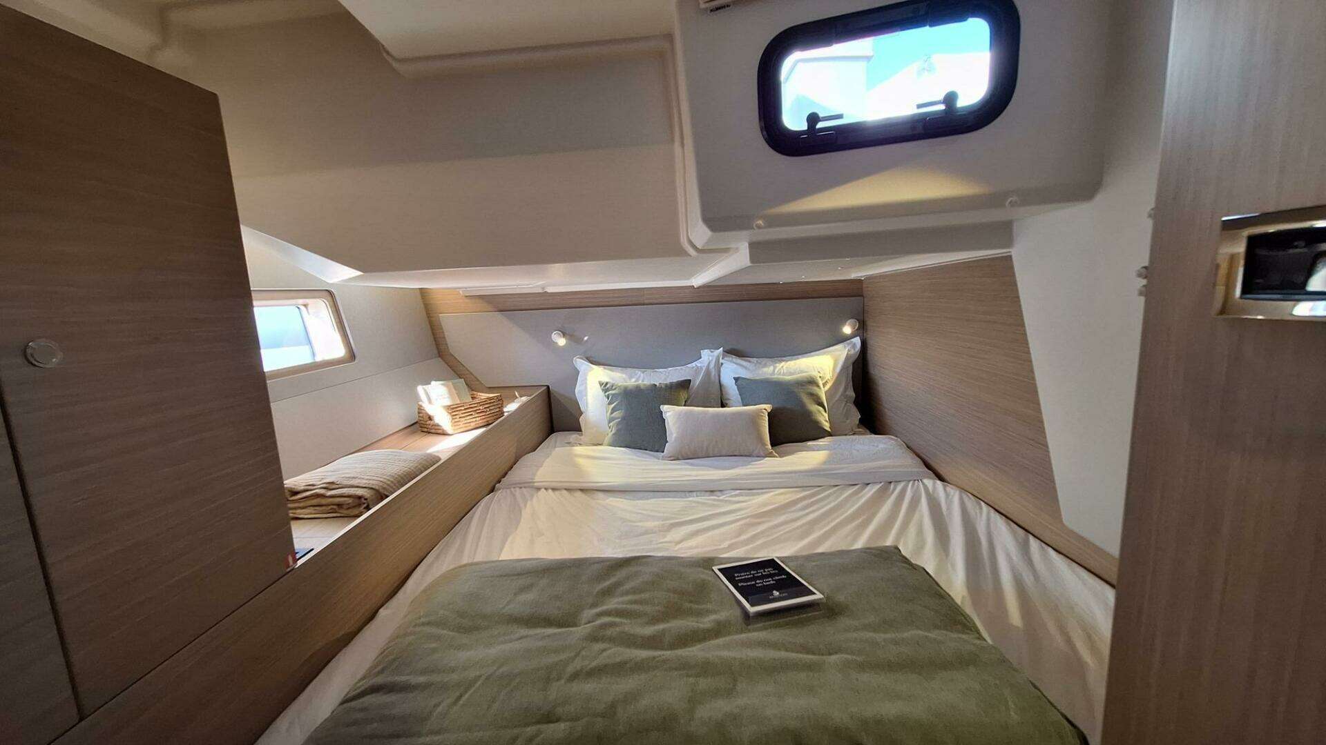 2026 Beneteau Oceanis 52 FIRST LINE - Image 24