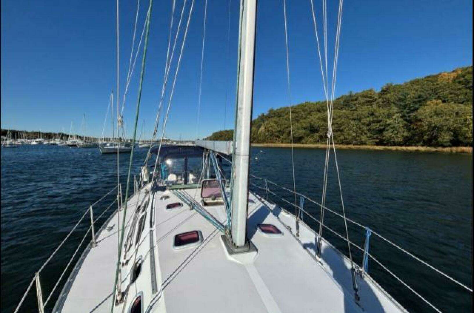 2004 Catalina 400 - Image 29