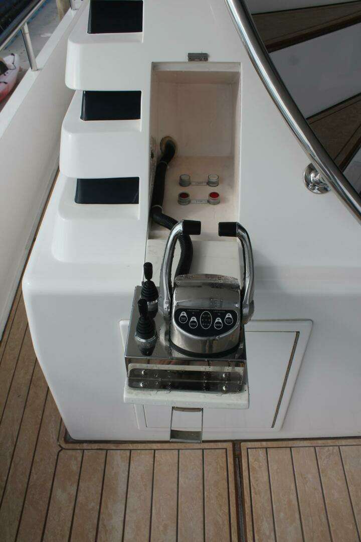 1999 Horizon 70 FLY - Image 60