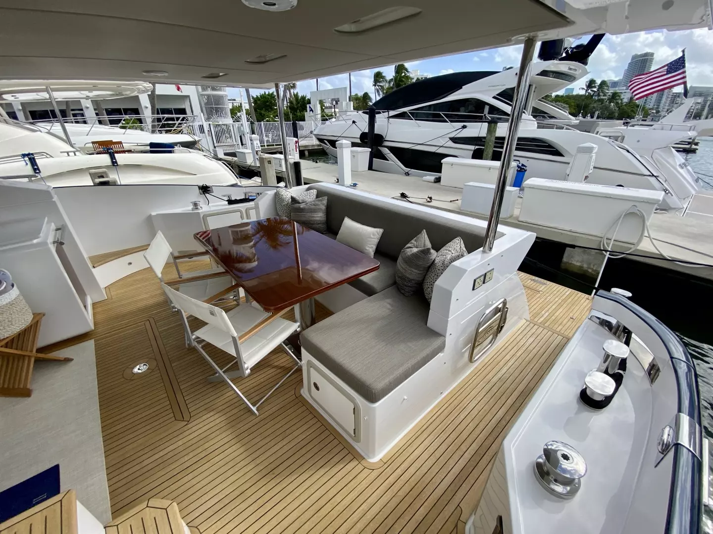 2018 Azimut Flybridge - Image 95