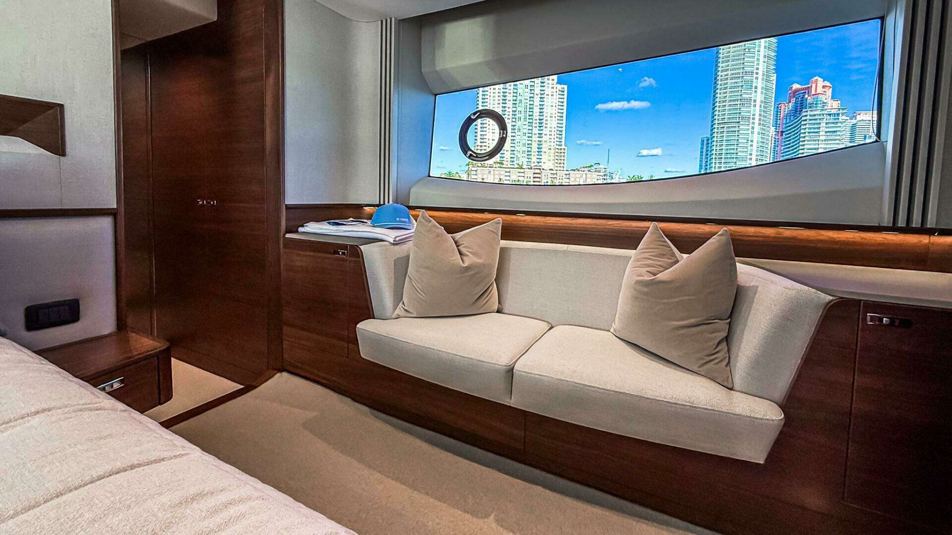 2026 Princess S65 Sportbridge - Image 58