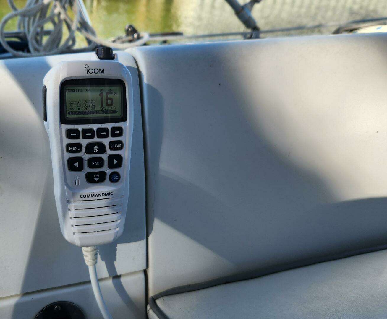 1995 Catalina 320 - Image 39