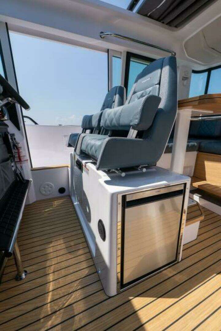 2026 Axopar Axopar 37 XC - Image 35