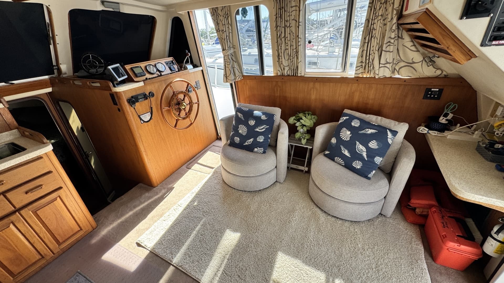 1999 Mainship 350 Trawler - Image 9