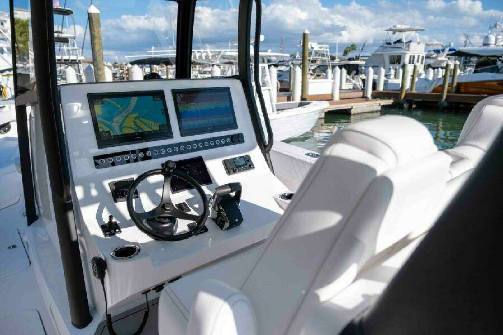 2026 Reef Runner 340 - Image 8
