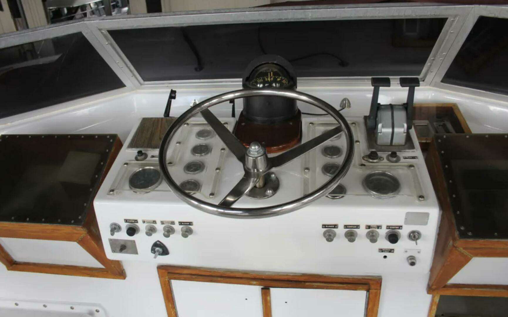 1974 Hatteras 58 Yachtfish - Image 26