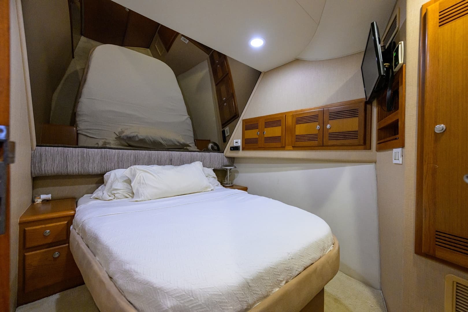 2003 Cabo 48 Flybridge - Image 10