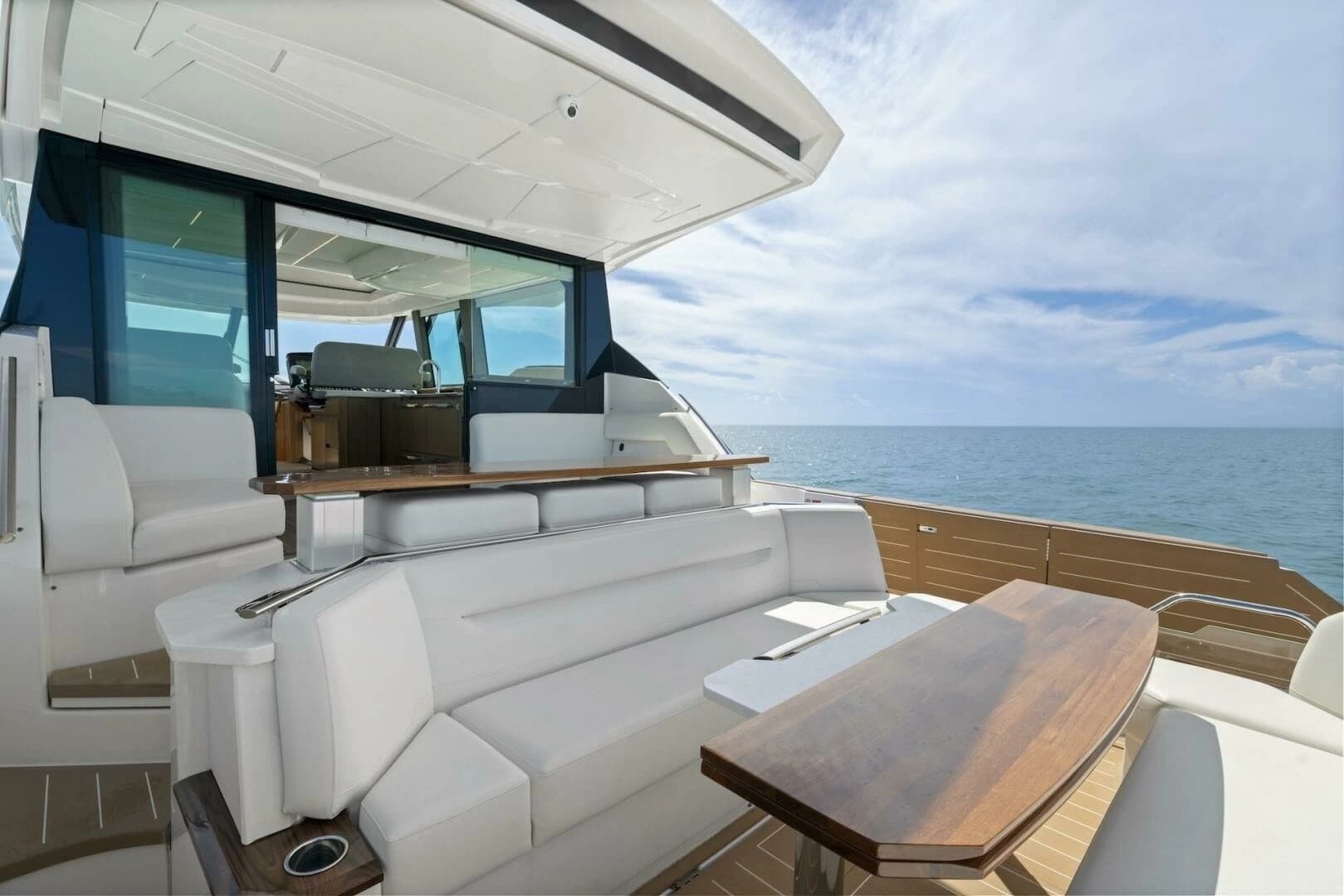 2023 Tiara Yachts EX 60 - Image 44