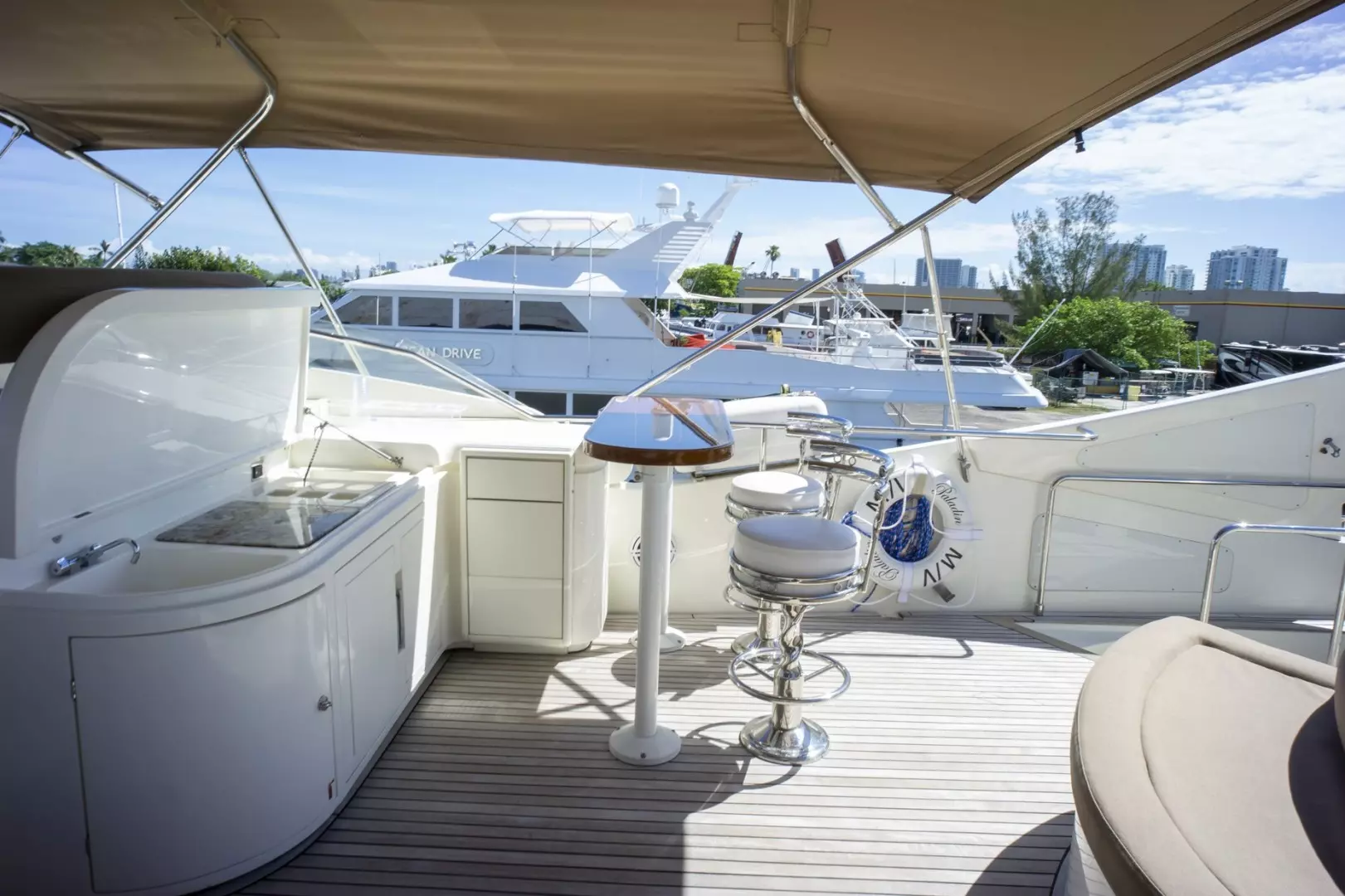 2000 Ferretti Yachts Custom Line 94 - Image 50