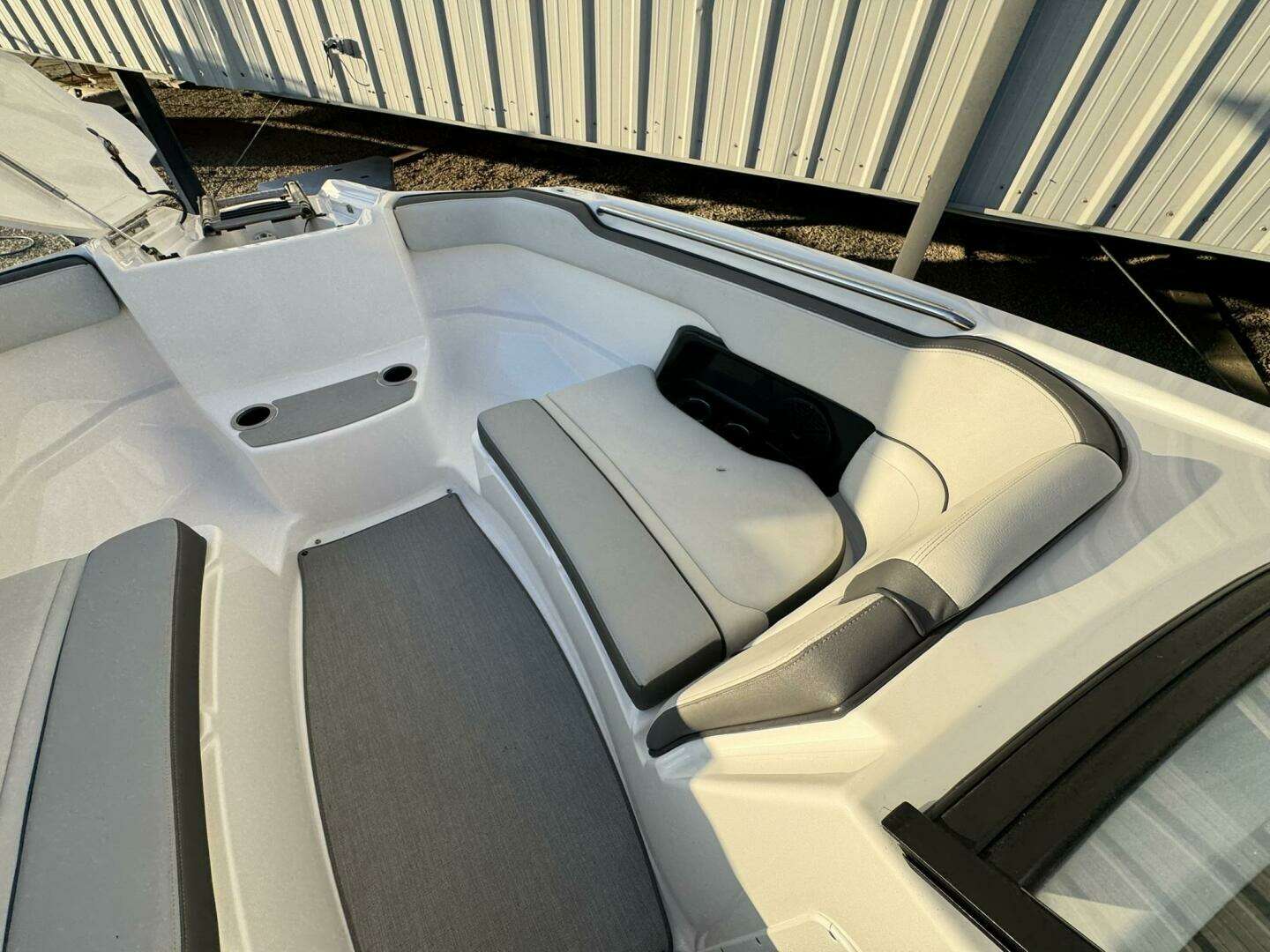 2021 Yamaha Boats AR 250 - Image 27