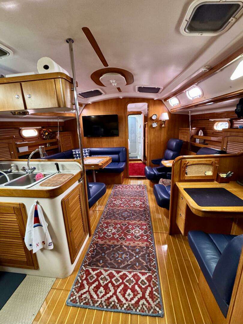 2005 Catalina 470 - Image 15