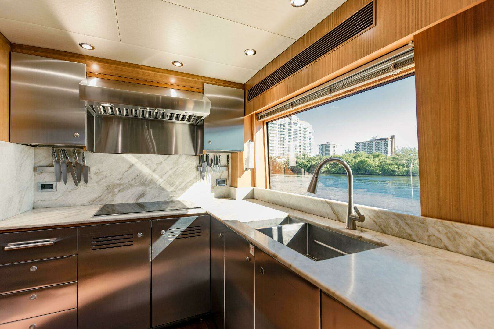 2006 Palmer Johnson Motor Yacht - Image 27